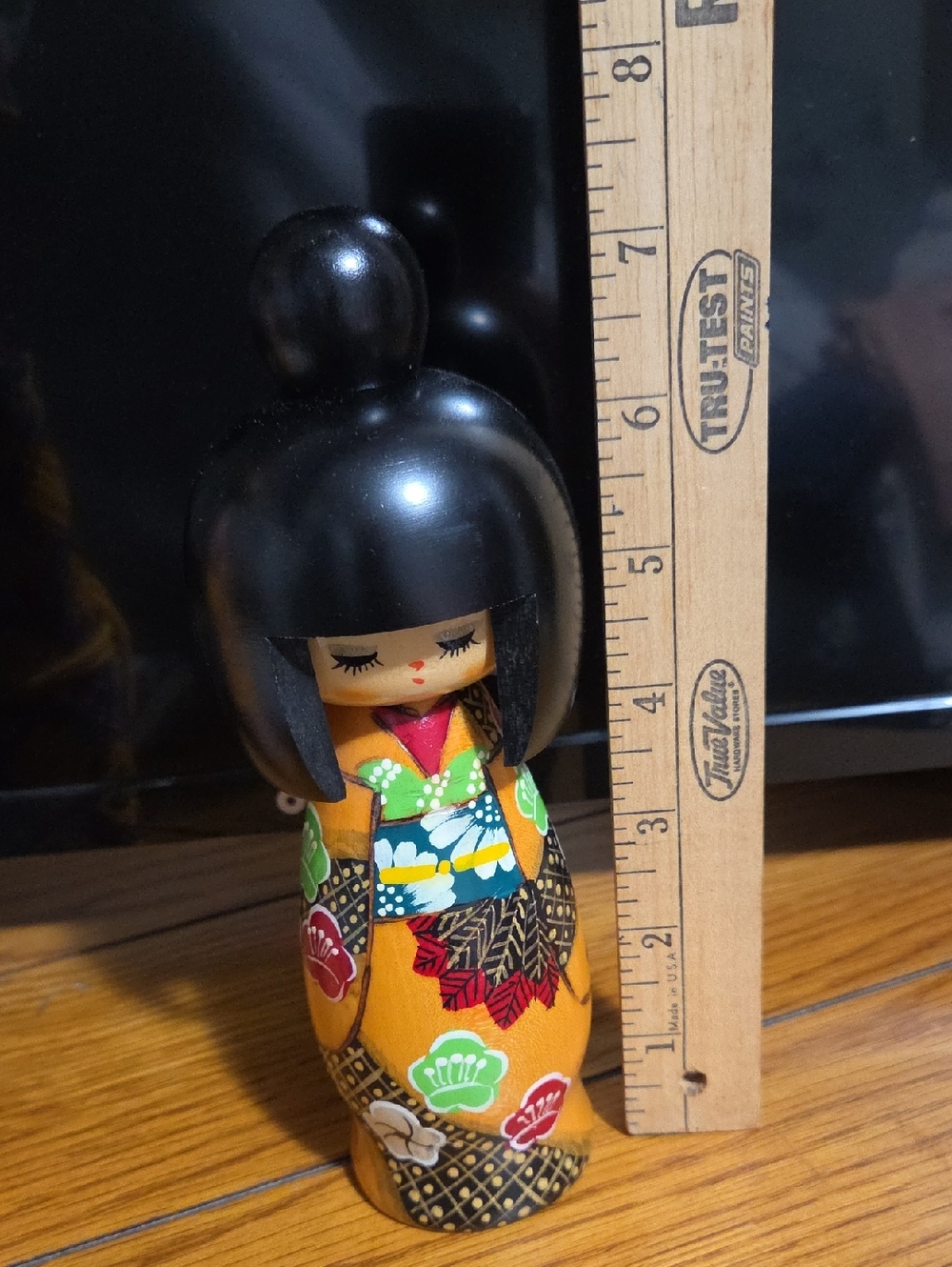 Hand-Painted Wooden Orange Kokeshi Doll with Black Hair - Classic Japanese Style - Picture 7 of 7